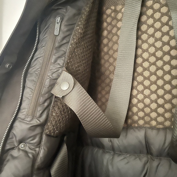Lululemon recycled winter down jacket - Picture 5 of 8